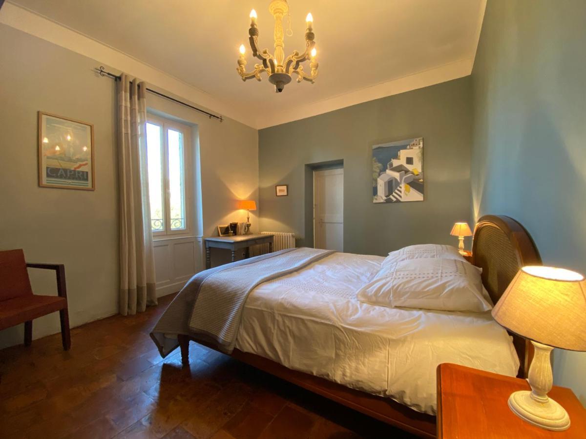 ニッサン・レ・アンサリューヌ Domaine De Salabert Bed & Breakfast エクステリア 写真