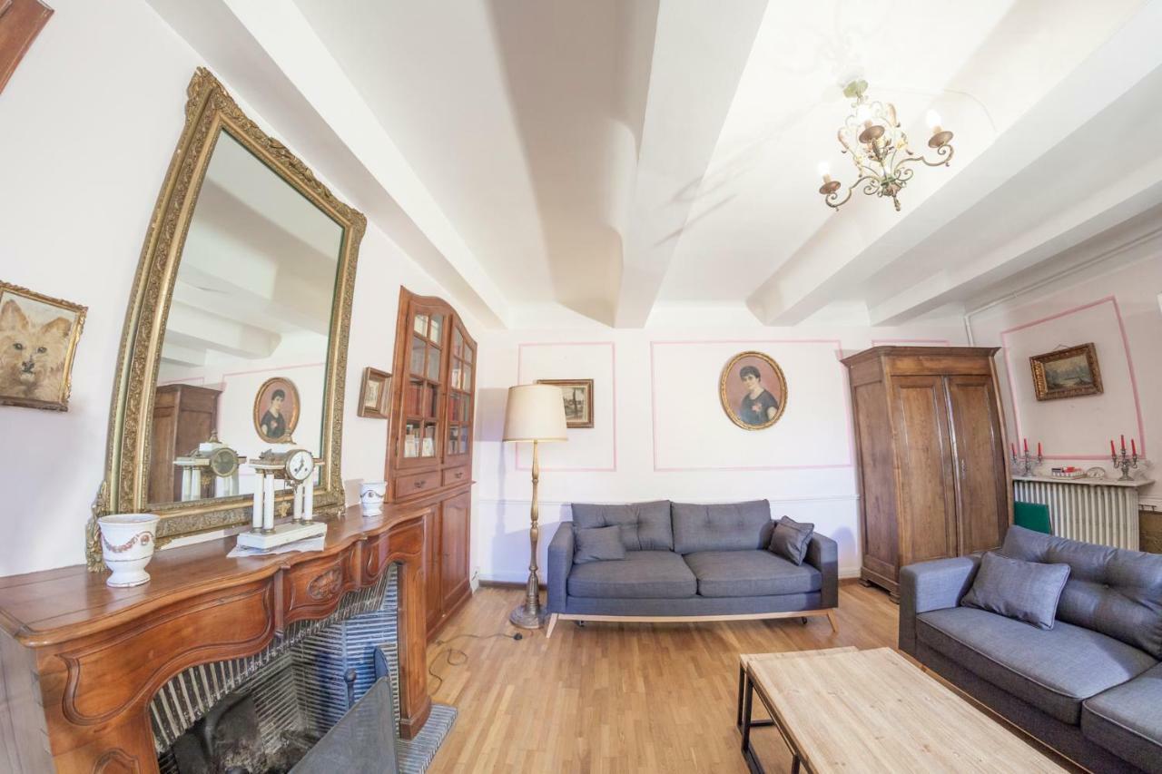 ニッサン・レ・アンサリューヌ Domaine De Salabert Bed & Breakfast エクステリア 写真